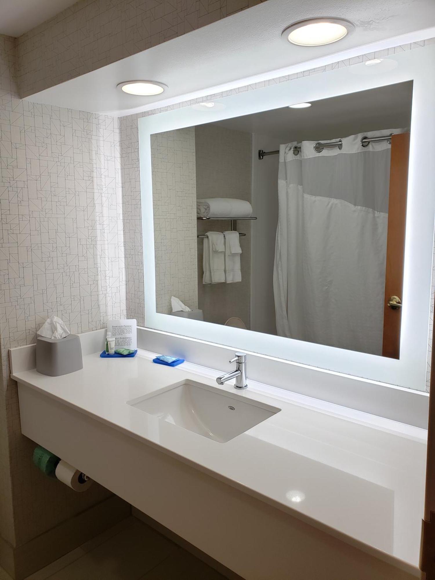 Holiday Inn Express Edgewood-Aberdeen-Bel Air Bagian luar foto