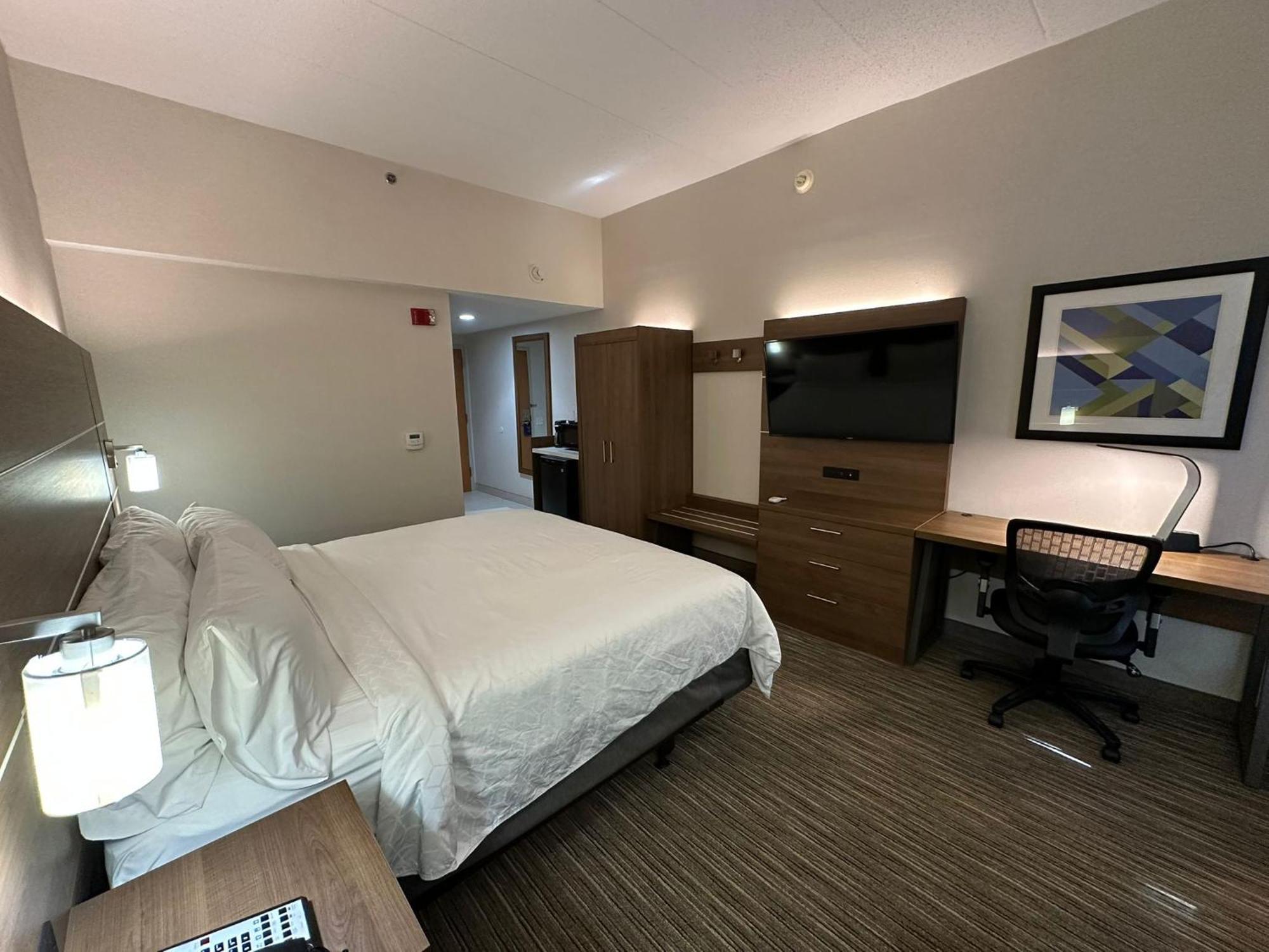 Holiday Inn Express Edgewood-Aberdeen-Bel Air Bagian luar foto