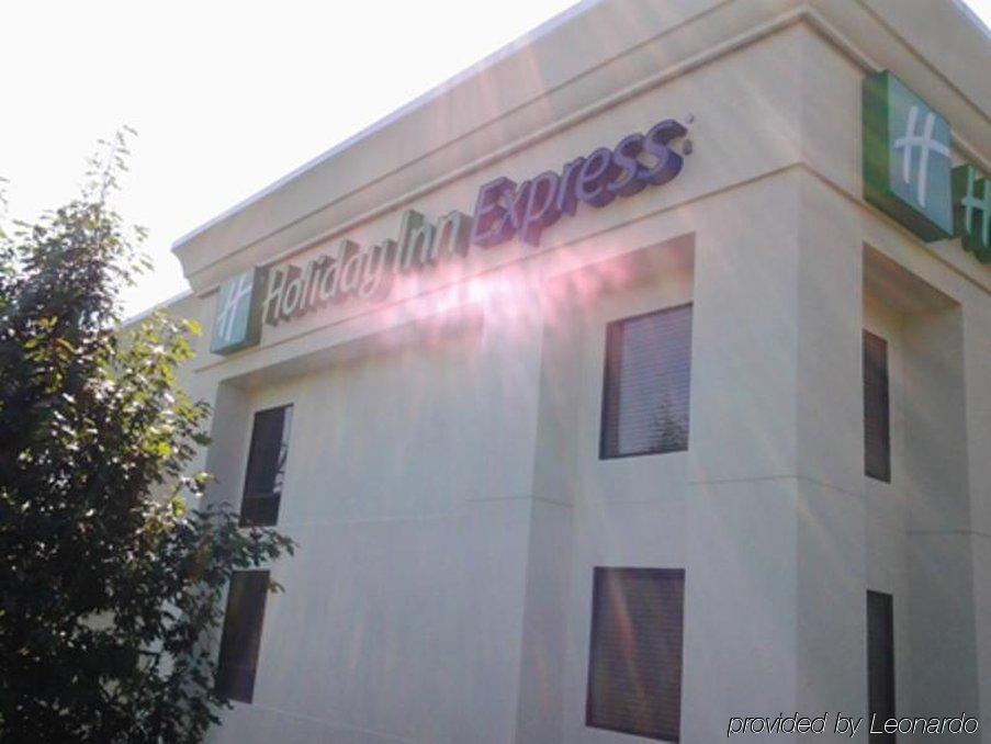 Holiday Inn Express Edgewood-Aberdeen-Bel Air Bagian luar foto